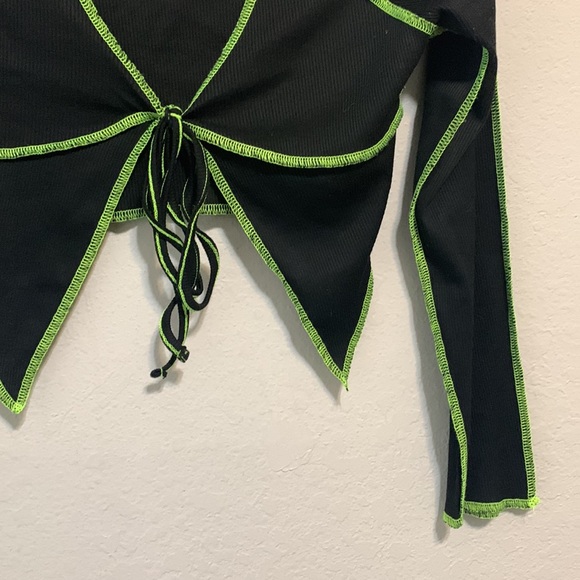 Shein Black Green Trim Cropped Tie Front Long Sleeve Top - Picture 4 of 6